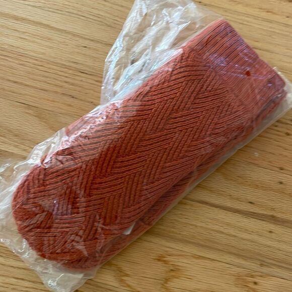 lululemon athletica Accessories - LULULEMON  CHEVRON MITTENS CANYON ORANGE NEW W ALL TAGS PERFECT NWT